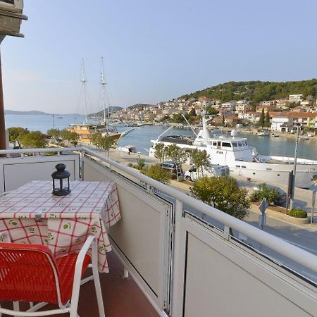 Apartments Ive - With Sea View Tisno Buitenkant foto