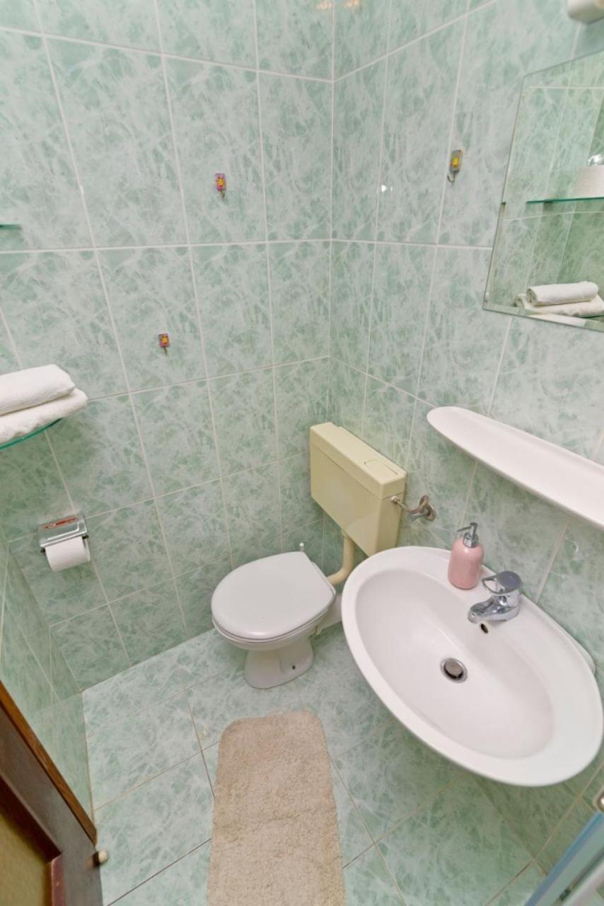Apartments Ive - With Sea View Tisno Buitenkant foto